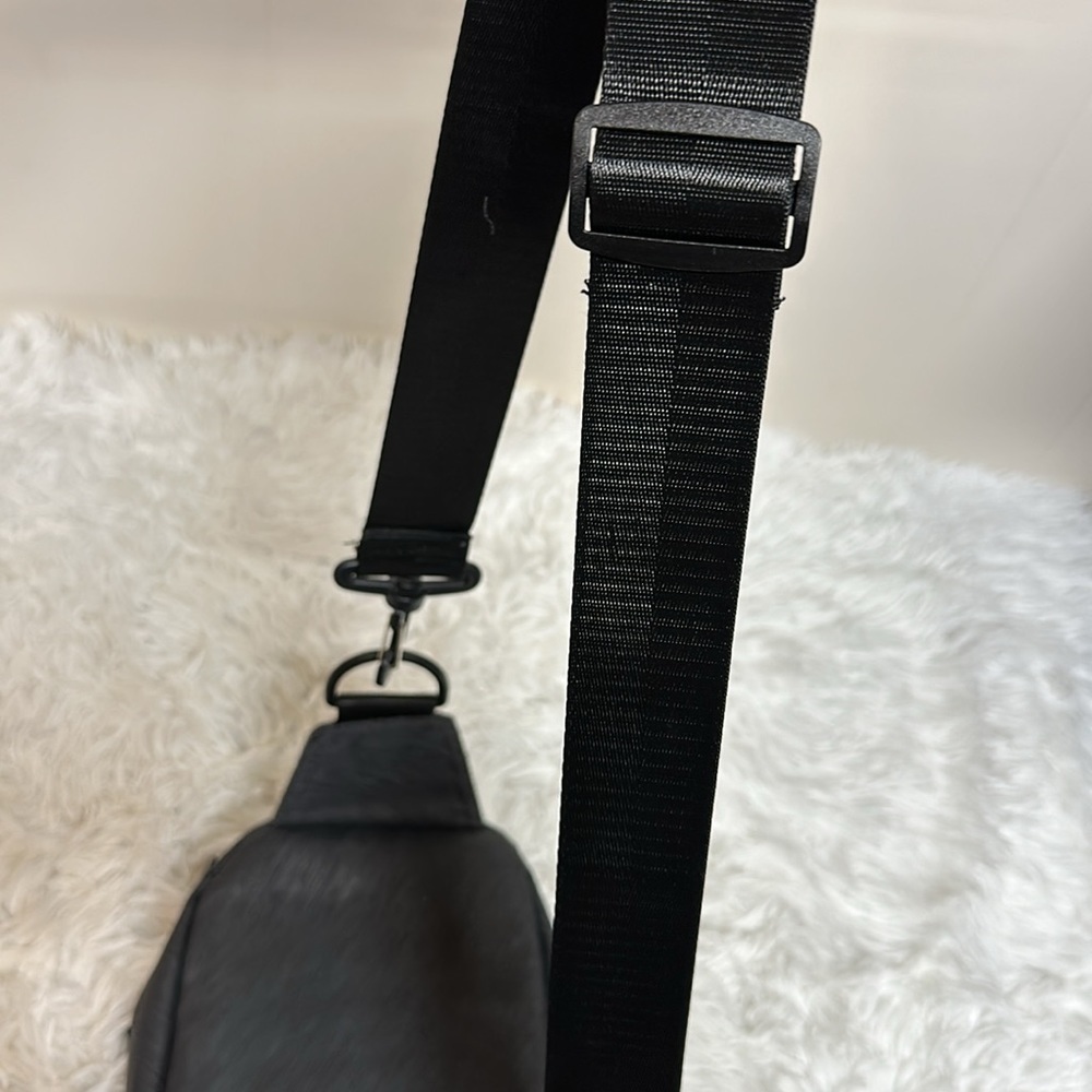 Beat Sling Bag Excellent Condition - Picture 4 of 8